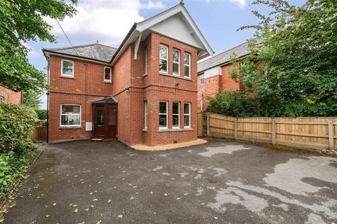 3 bedroom detached house for sale, Grove Avenue, Yeovil