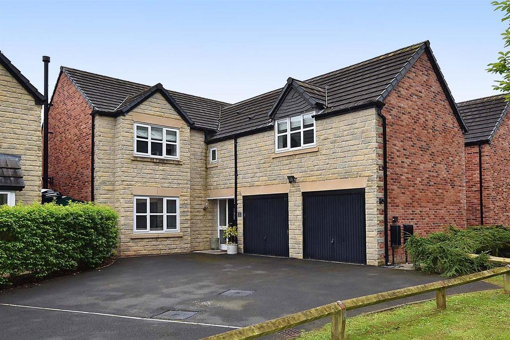 Leat Place, Bollington, Macclesfield 5 bed detached house for sale £