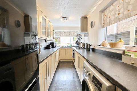 3 bedroom semi-detached house for sale, Kenswick Drive, Halesowen