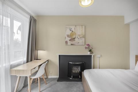 1 bedroom flat for sale, Dagnall Street, London SW11