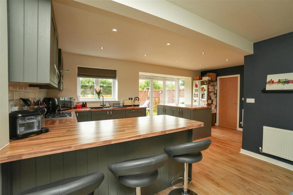 Open Plan Living / Dining / Kitchen