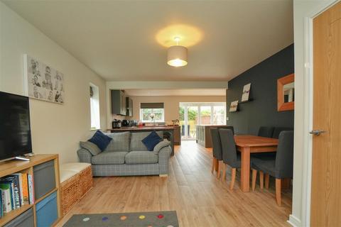 20 Regent Drive, Easingwold, York, YO61 3QX
