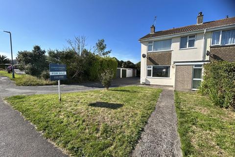 3 bedroom end of terrace house for sale, Trenethick Avenue, Helston TR13