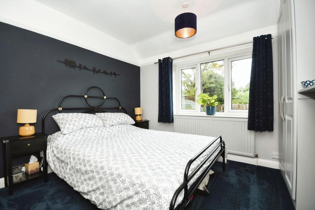 BEDROOM 2 02.jpg