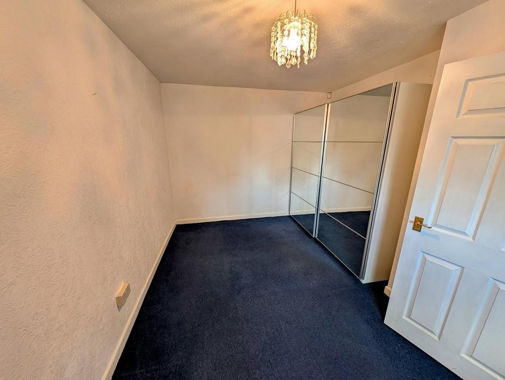 53 Kenilworth bed 2.jpg