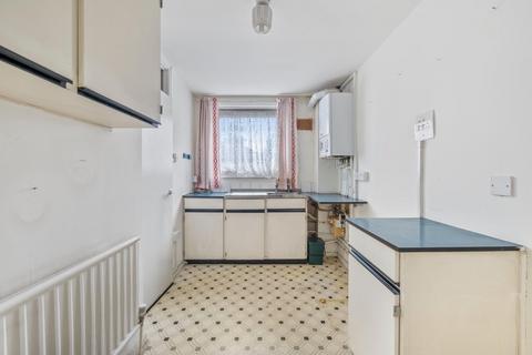 2 bedroom maisonette for sale, Evering Road, London, N16