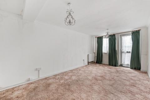 2 bedroom maisonette for sale, Evering Road, London, N16