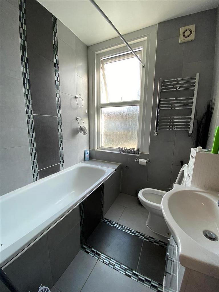 Gower Road, London E7 4 bed terraced house for sale £549,999