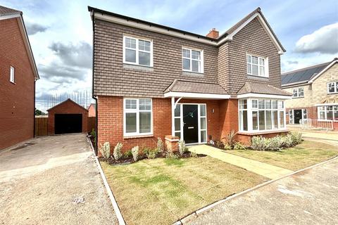 4 bedroom detached house to rent, Crown lane, Nuneaton, Warwickshire