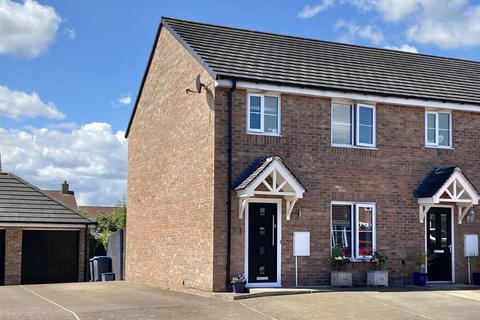 3 bedroom end of terrace house for sale, Railway View, Aiskew, Bedale