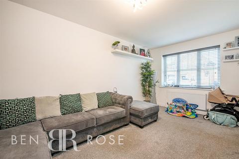 18 Library Close, Farington, Leyland, PR25 3EU