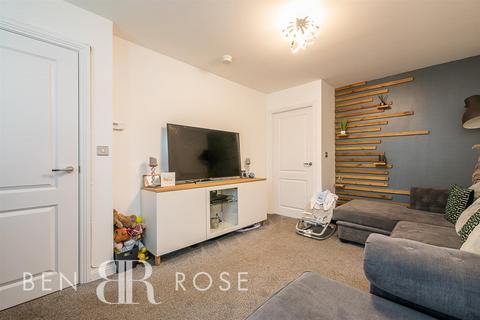 18 Library Close, Farington, Leyland, PR25 3EU