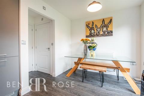 18 Library Close, Farington, Leyland, PR25 3EU