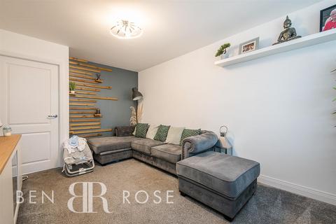 18 Library Close, Farington, Leyland, PR25 3EU
