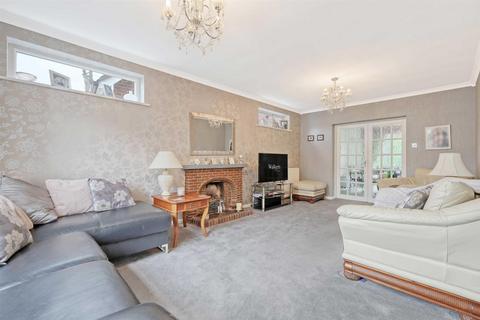 4 bedroom detached house for sale, Docklands Avenue, Ingatestone