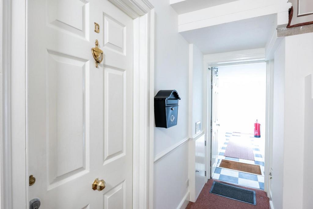 Flat D, Bartletts Court, Widcombe Parade, Bath, BA