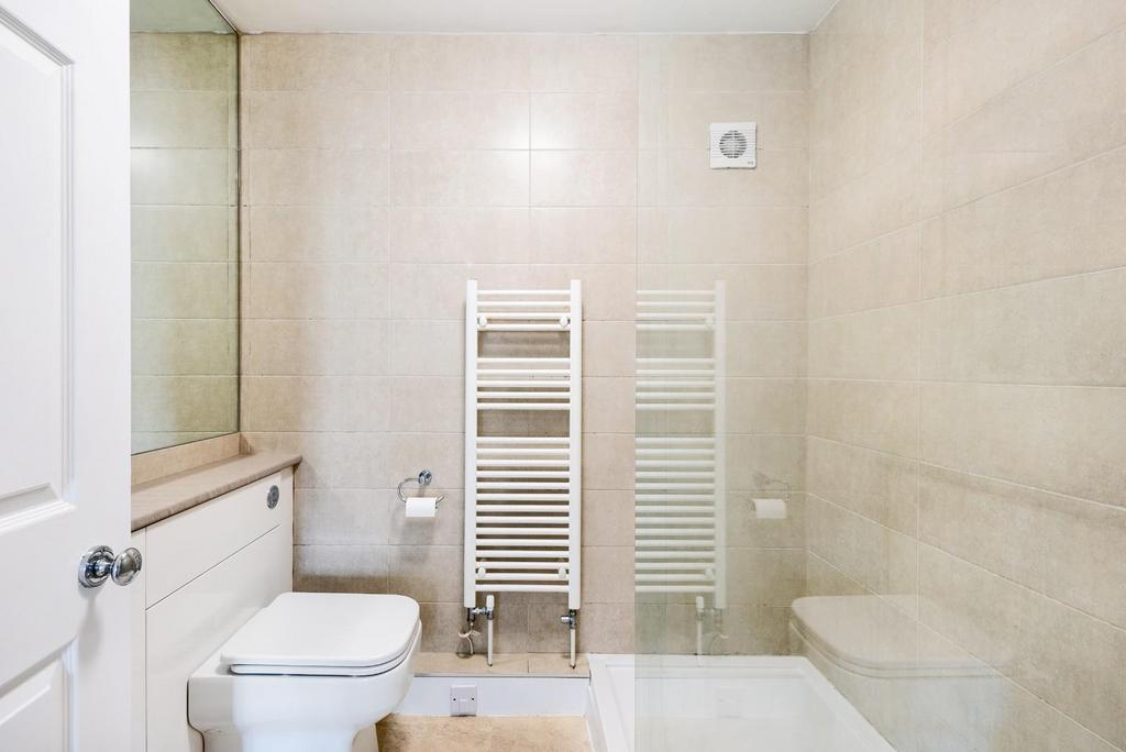 Flat D, Bartletts Court, Widcombe Parade, Bath, BA