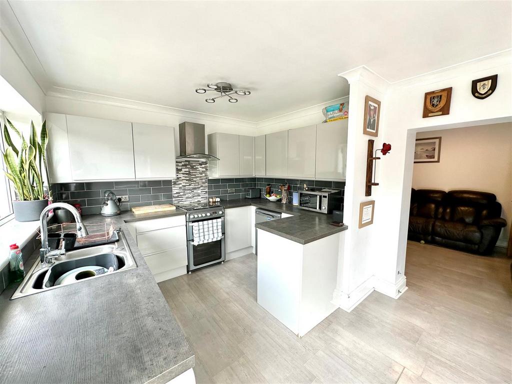 Dining Kitchen 1.jpg