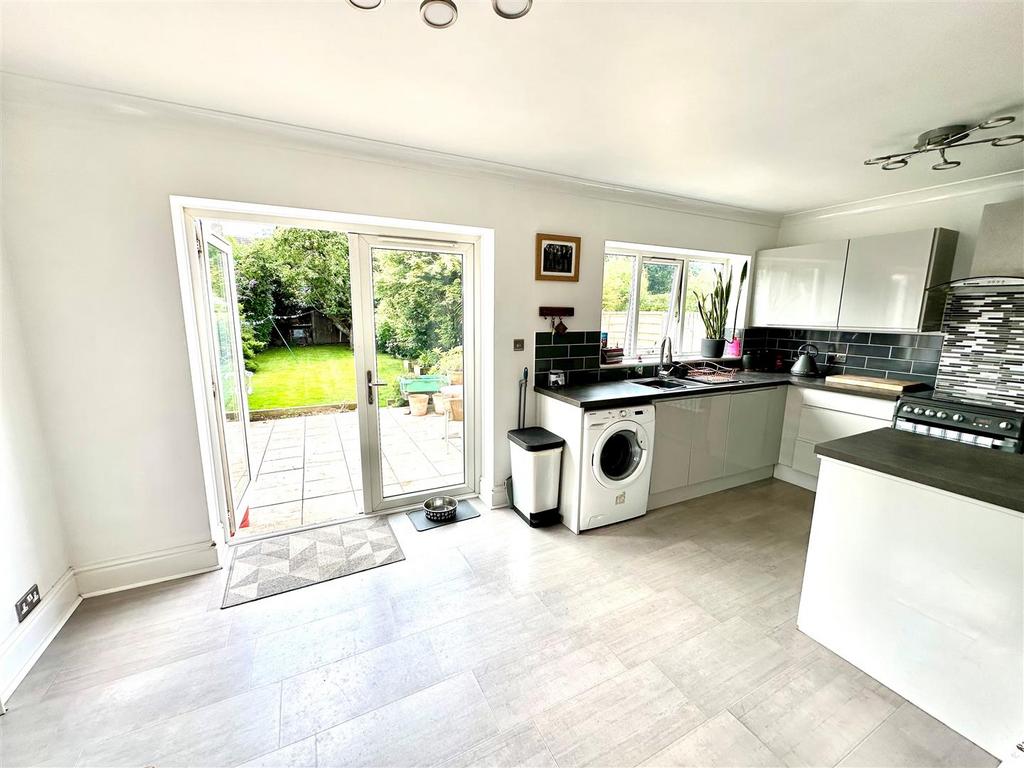 Dining Kitchen 3.jpg