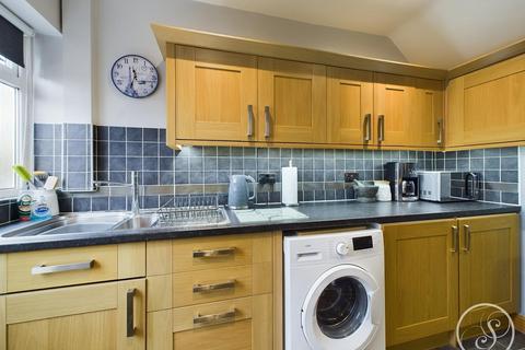 3 bedroom townhouse for sale, Maltby Court, Leeds