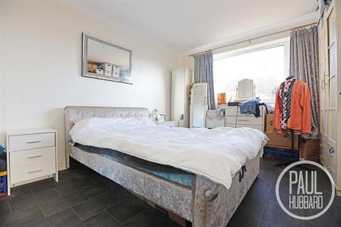 2 bedroom detached bungalow for sale, Greenacre Crescent, Lowestoft, NR32