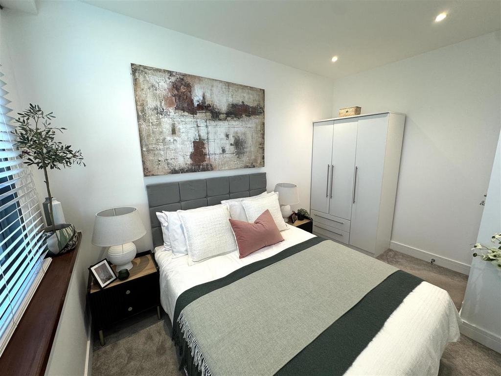 Bedroom pic 2.jpeg