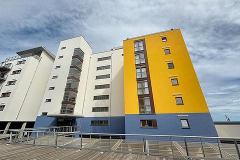 2 bedroom flat for sale, Midway Quay, Eastbourne