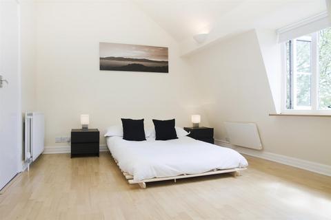 3 bedroom flat for sale, King Street, Hammersmith, W6