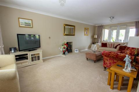 4 bedroom detached house for sale, Windermere Drive, Higham Ferrers NN10