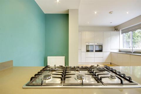 174 Clay Hill, Enfield, EN2 9AL