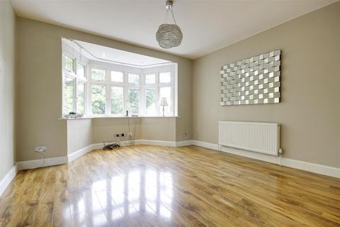 174 Clay Hill, Enfield, EN2 9AL