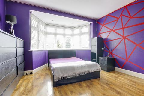 174 Clay Hill, Enfield, EN2 9AL