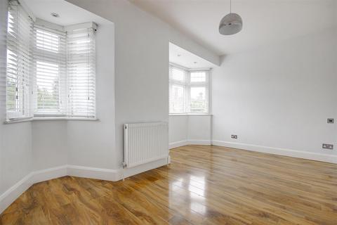 174 Clay Hill, Enfield, EN2 9AL