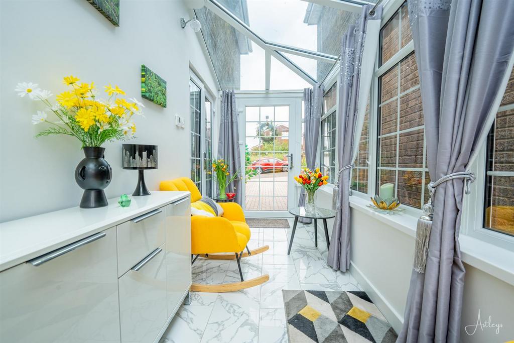 Side conservatory
