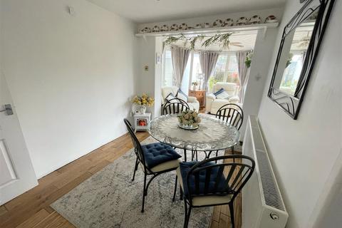 2 Larch Close, Cimla, Neath, SA11 3XE