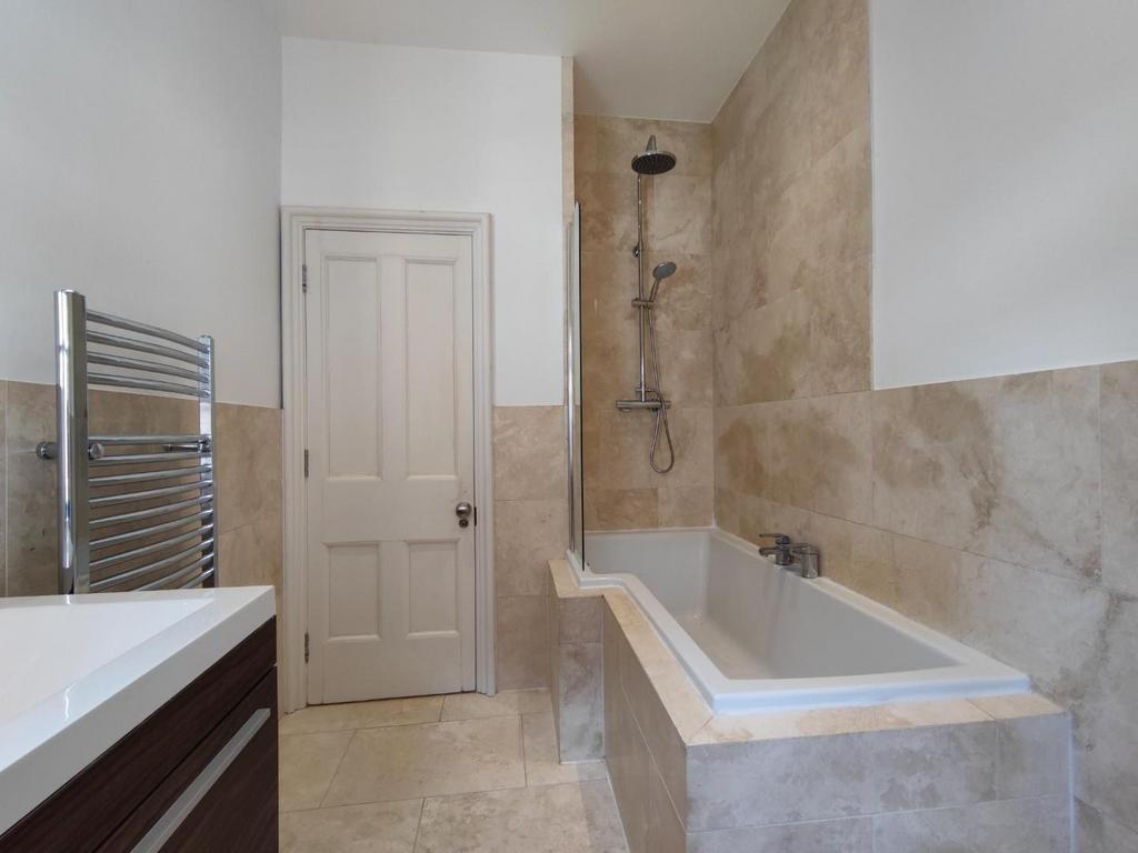 Bathroom Aspect 2