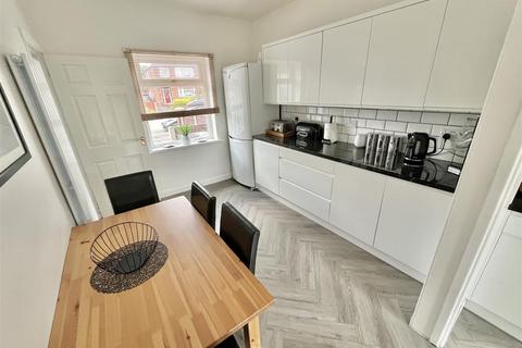 3 bedroom terraced house for sale, Glebelands Road, Sale