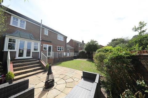 6 North View, Little Weighton, Cottingham, HU20 3UL