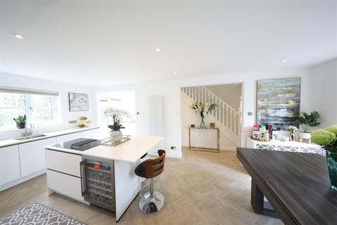 6 North View, Little Weighton, Cottingham, HU20 3UL