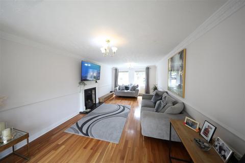 6 North View, Little Weighton, Cottingham, HU20 3UL