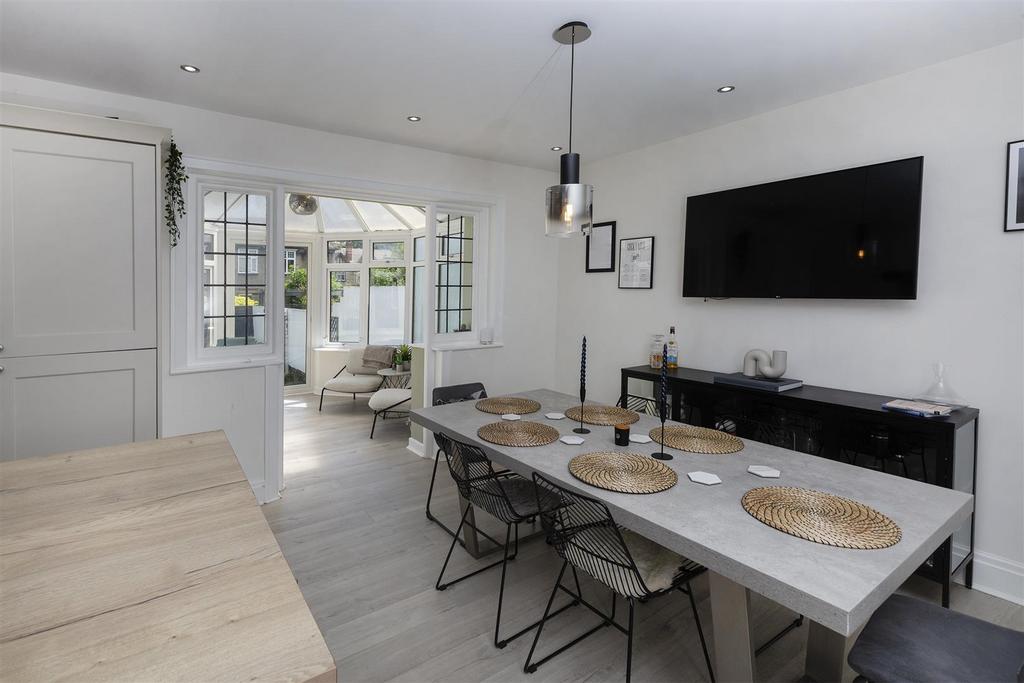 Bramleys Estate Agents - Broadgate - Almondbury (9
