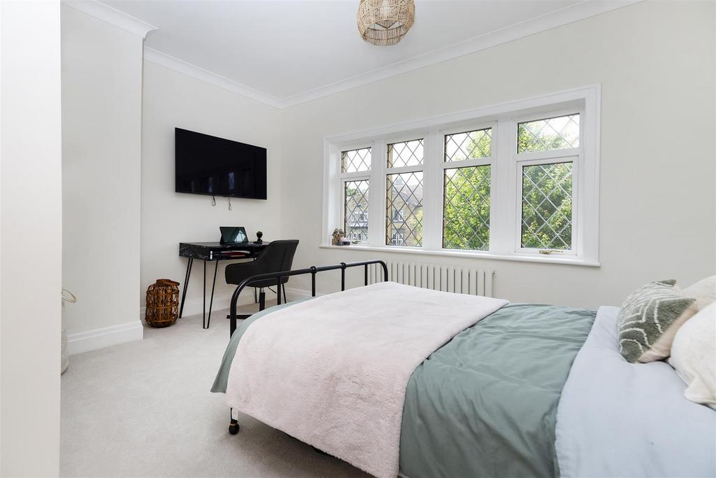 Bramleys Estate Agents - Broadgate - Almondbury (4