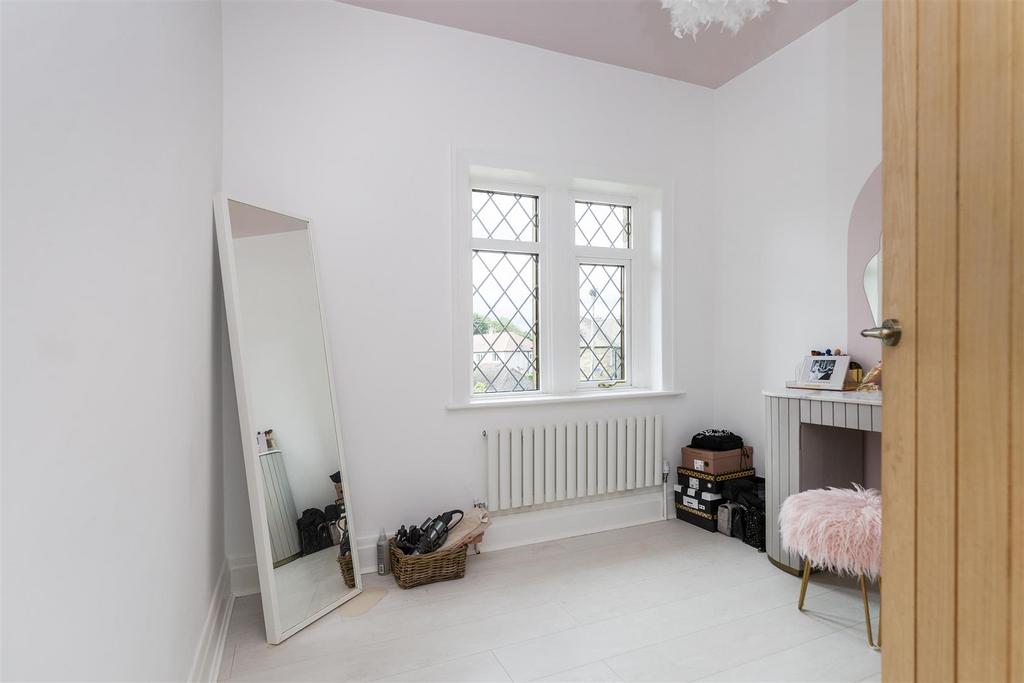 Bramleys Estate Agents - Broadgate - Almondbury (4