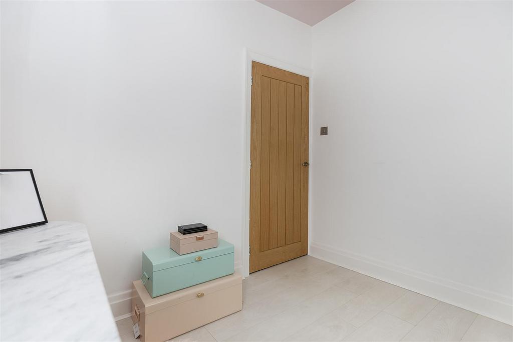 Bramleys Estate Agents - Broadgate - Almondbury (4
