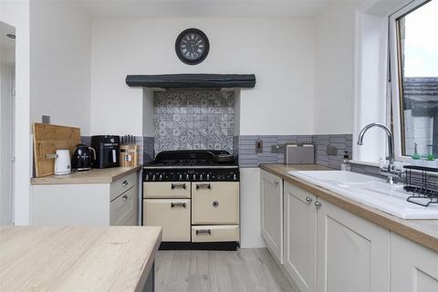 25 Broadgate, Huddersfield, HD5 8HR