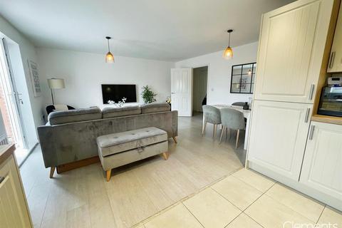 7 Linnet Road, Hemel Hempstead, HP3 0FP