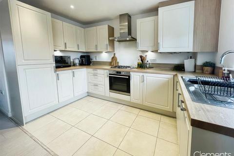 7 Linnet Road, Hemel Hempstead, HP3 0FP