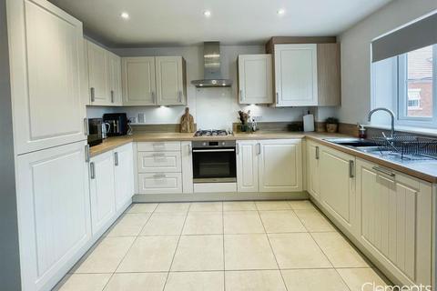 7 Linnet Road, Hemel Hempstead, HP3 0FP