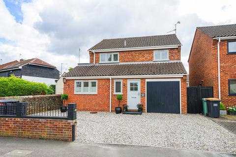 4 bedroom detached house for sale, Plantation Road, Leighton Buzzard