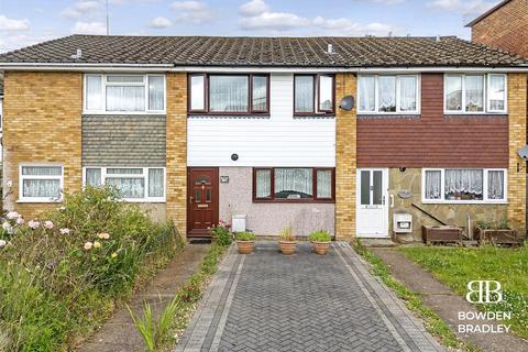 3 bedroom terraced house for sale, Robinia Close, Hainault